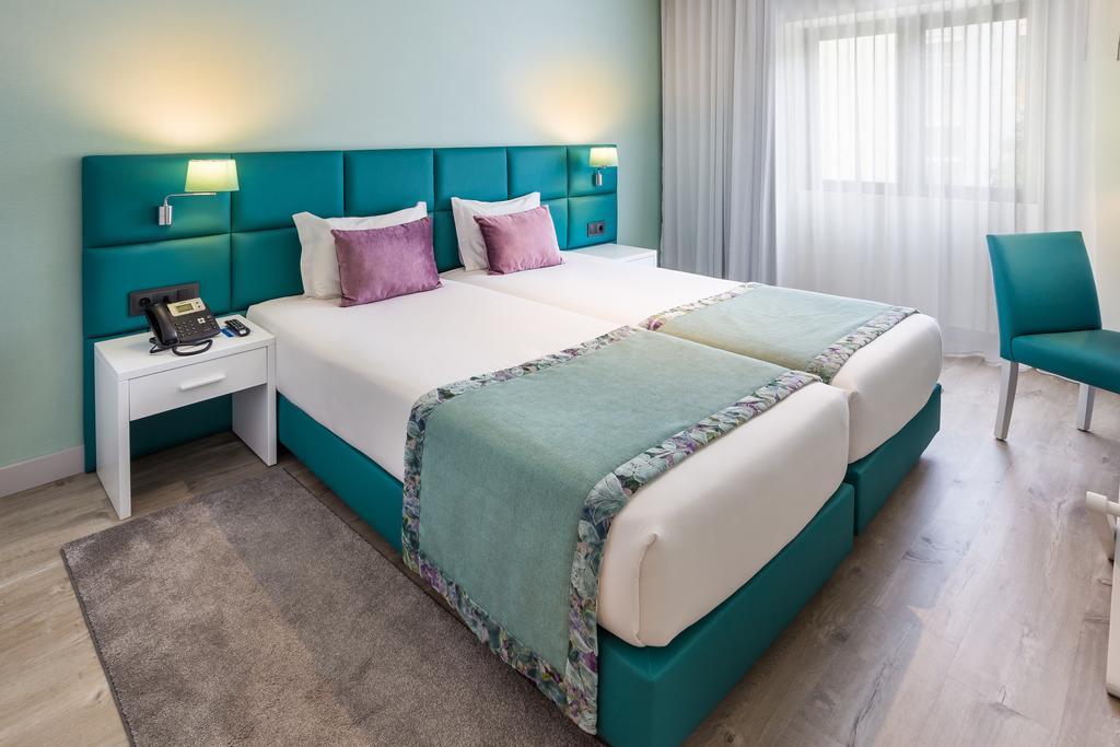 Empire 3* Lisbon